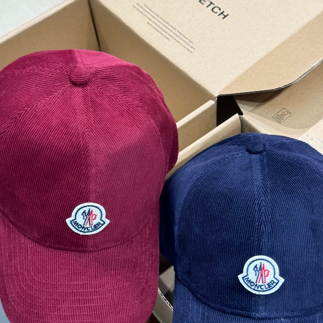 Moncler's new autumn and winter corduroy baseball cap, full of texture. This year's corduroy hat is really yyds ~