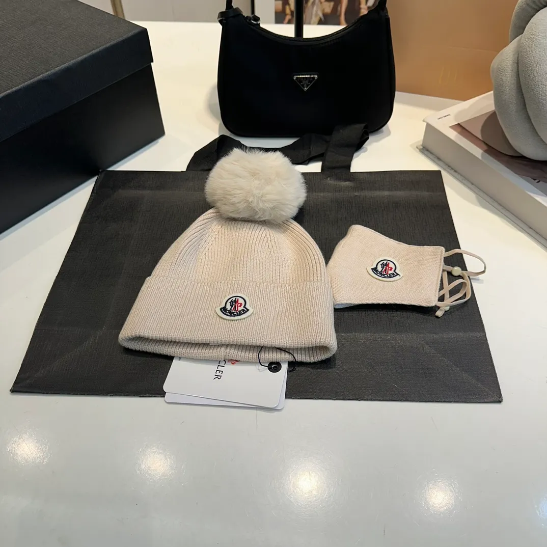 P80 Moncler muzzle hat + mask imitating cold set Autumn and winter women's wool woven warm knitted hat Cashmere soft and waxy texture, authentic quality enjoyment! Original label! High quality in stock!