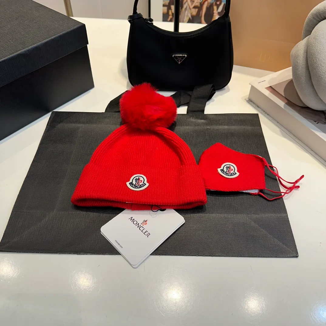 P80 Moncler muzzle hat + mask imitating cold set Autumn and winter women's wool woven warm knitted hat Cashmere soft and waxy texture, authentic quality enjoyment! Original label! High quality in stock!
