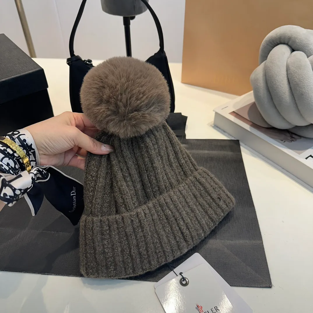 P70 moncler European and American style 2024 autumn and winter new warm wool hat for men and women, universal version wool hat cold hat