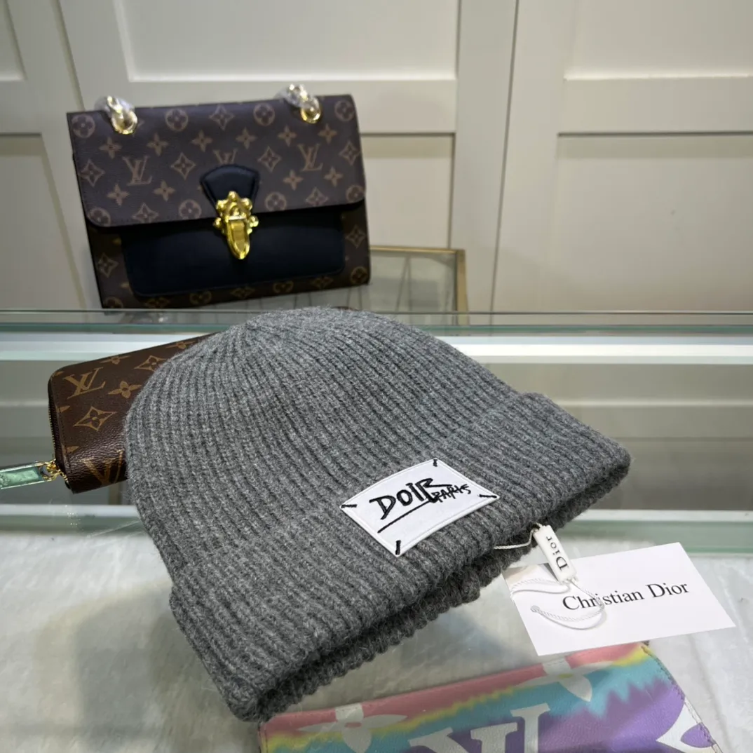 P60 comes with dust bag🌺【MONCLER】Official website classic style, 70% wool, 30% rabbit fur knitted hat! The same style for men and women, thicker and warmer, fashionable and popular 🌸First-class quality, the best brand for warmth in autumn and winter, order now, limited edition