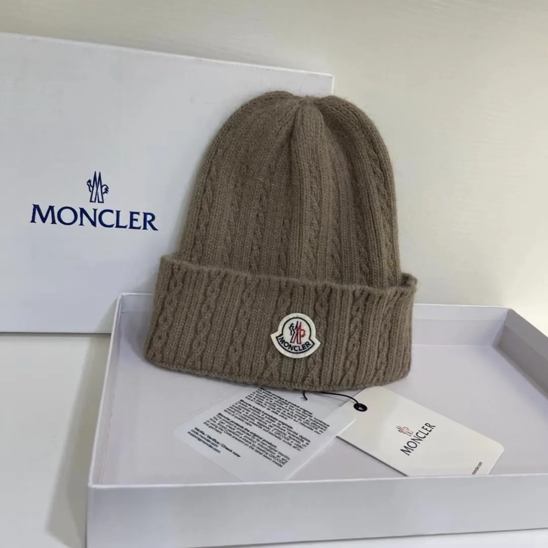 Cabbage price Moncler muzzle rabbit fur knitted hat