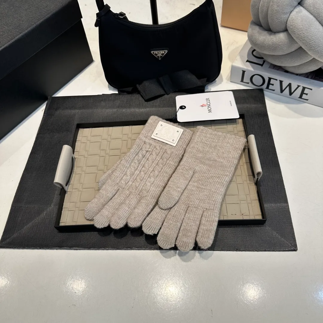 P50 Moncler Suede Gloves for Women with Mouth Mouth, Winter Velvet and Thickened Touch Screen Cycling Bike to Keep Cold and Warm