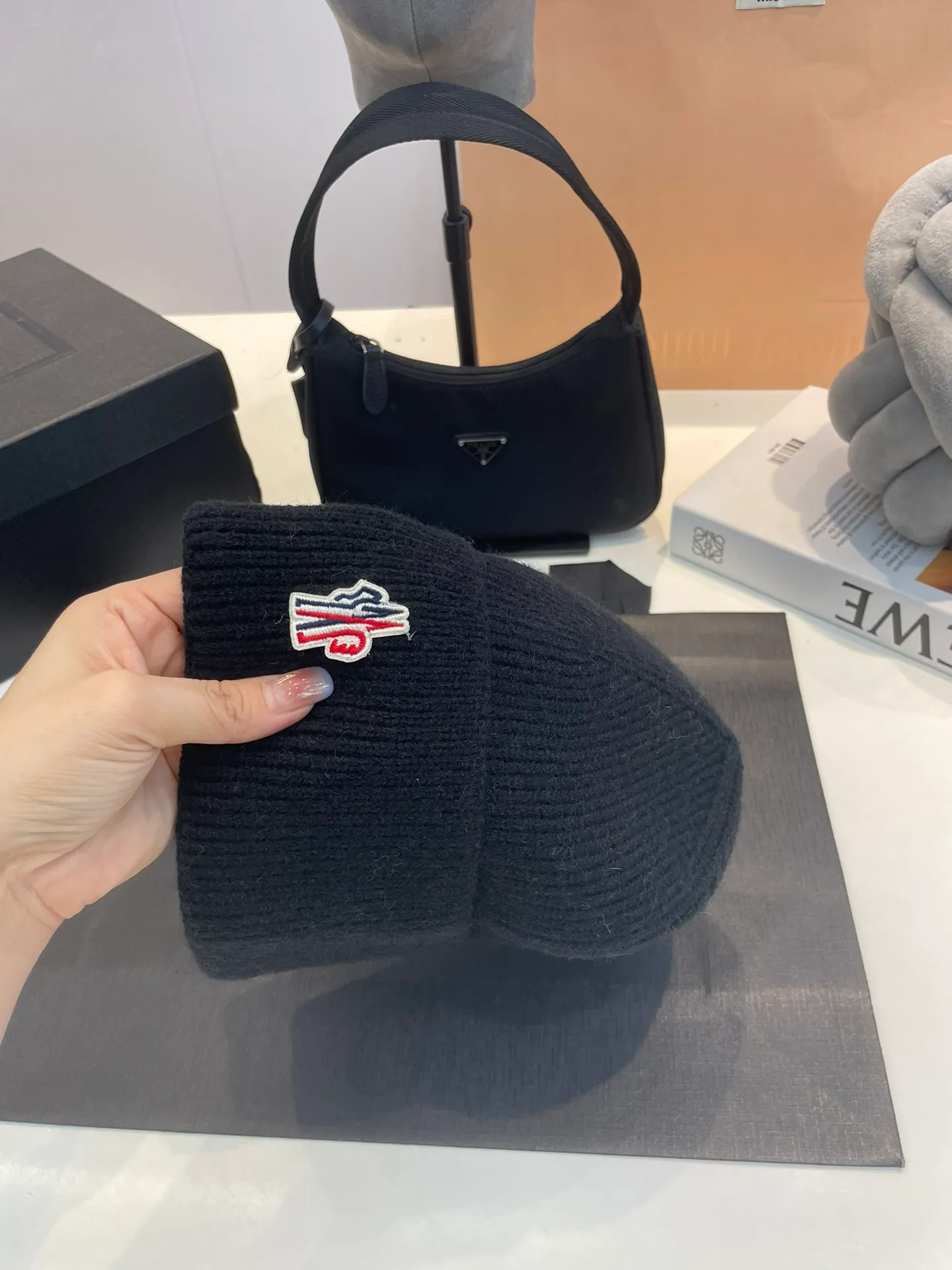 P40 MONCLER 2023 autumn and winter new knitted beanie hat, very popular 💖 first-class texture, very easy to match on the street!