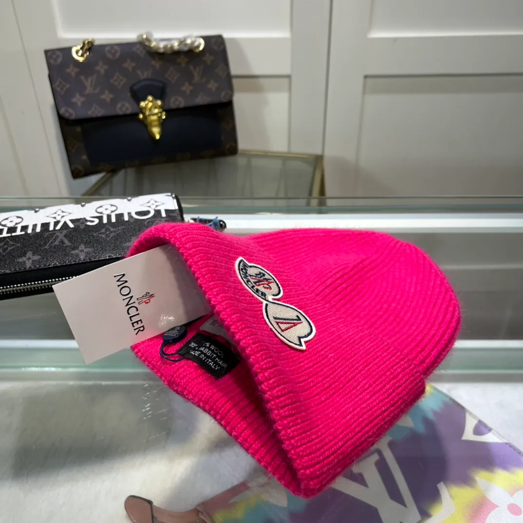 P60【MONCLER】Official website classic model, 70% wool, 30% rabbit fur knitted hat! The same style for men and women, thicker and warmer, fashionable and popular 🌸First-class quality, the best brand for warmth in autumn and winter, order now, limited edition