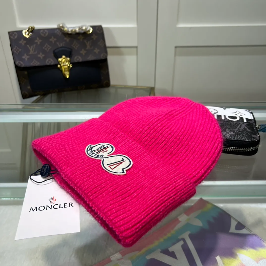 P60【MONCLER】Official website classic model, 70% wool, 30% rabbit fur knitted hat! The same style for men and women, thicker and warmer, fashionable and popular 🌸First-class quality, the best brand for warmth in autumn and winter, order now, limited edition