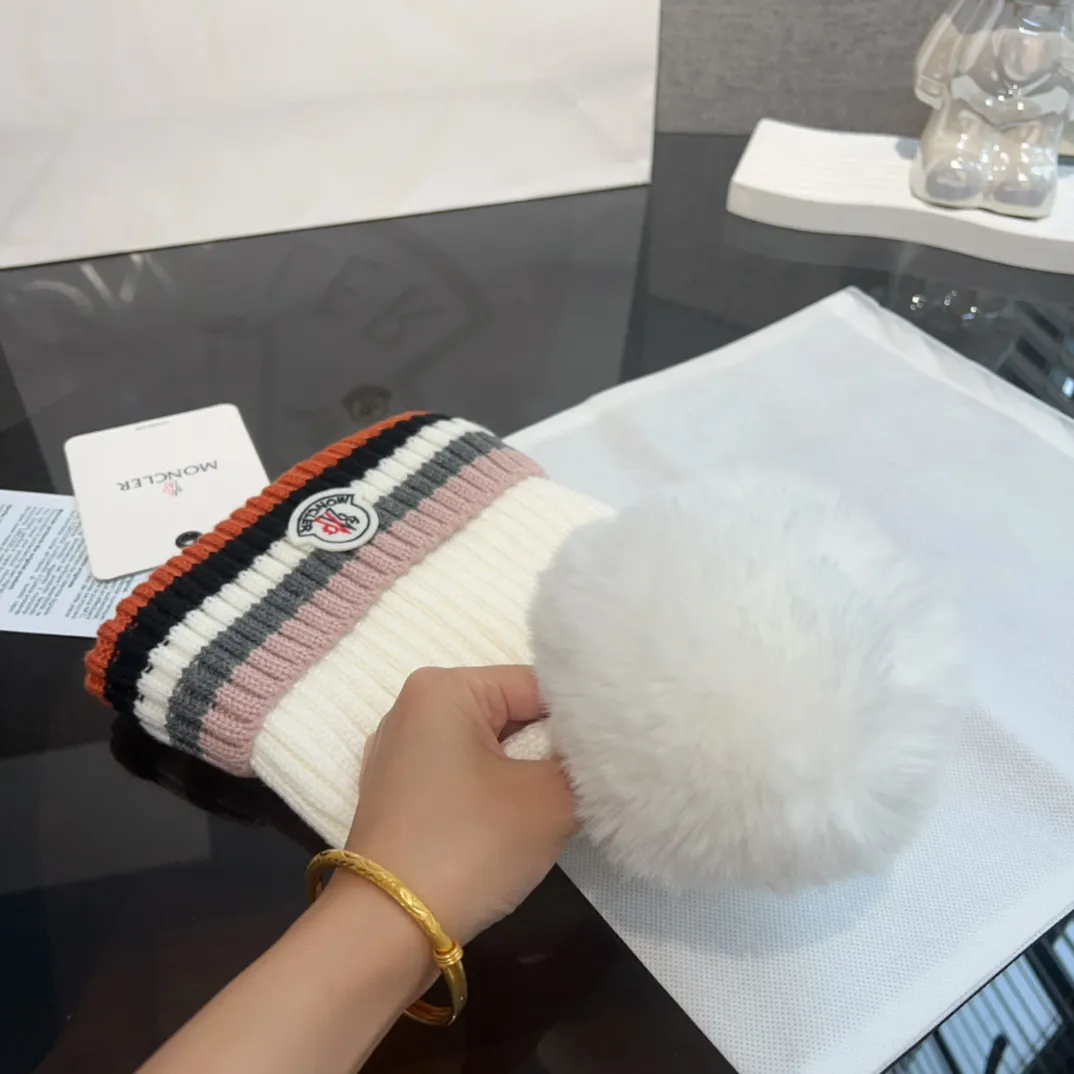 P70 moncler ▪️▫️Winter new style wool knitted wool three-color fur ball hat women's hat ski hat European and American fashion style