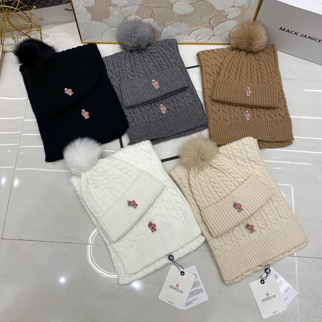 Moncler Mouth Covered Twist Cashmere Knitted Hat (Fox Fur Ball) + Scarf🧣