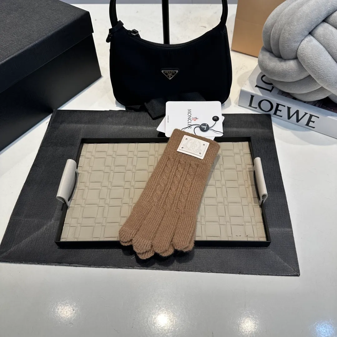 P50 Moncler Suede Gloves for Women with Mouth Mouth, Winter Velvet and Thickened Touch Screen Cycling Bike to Keep Cold and Warm
