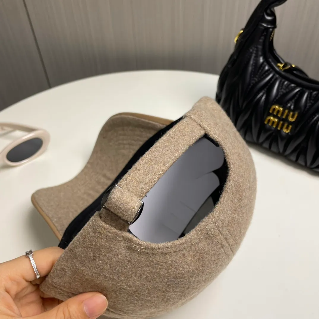 P66 MONCLER new wool baseball cap for autumn and winter, suitable for young and fashionable people, with strong visual effect, three-dimensional letters, good-looking and high-quality!