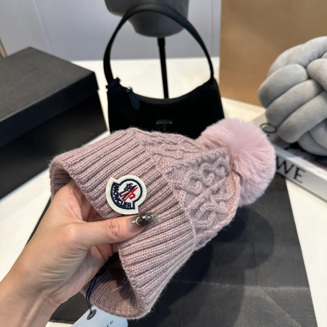 P60 MONCLER 25 autumn new product wool ball ear protection knitted toe wool hat cold hat sweet