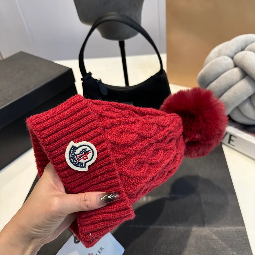 P60 MONCLER 25 autumn new product wool ball ear protection knitted toe wool hat cold hat sweet