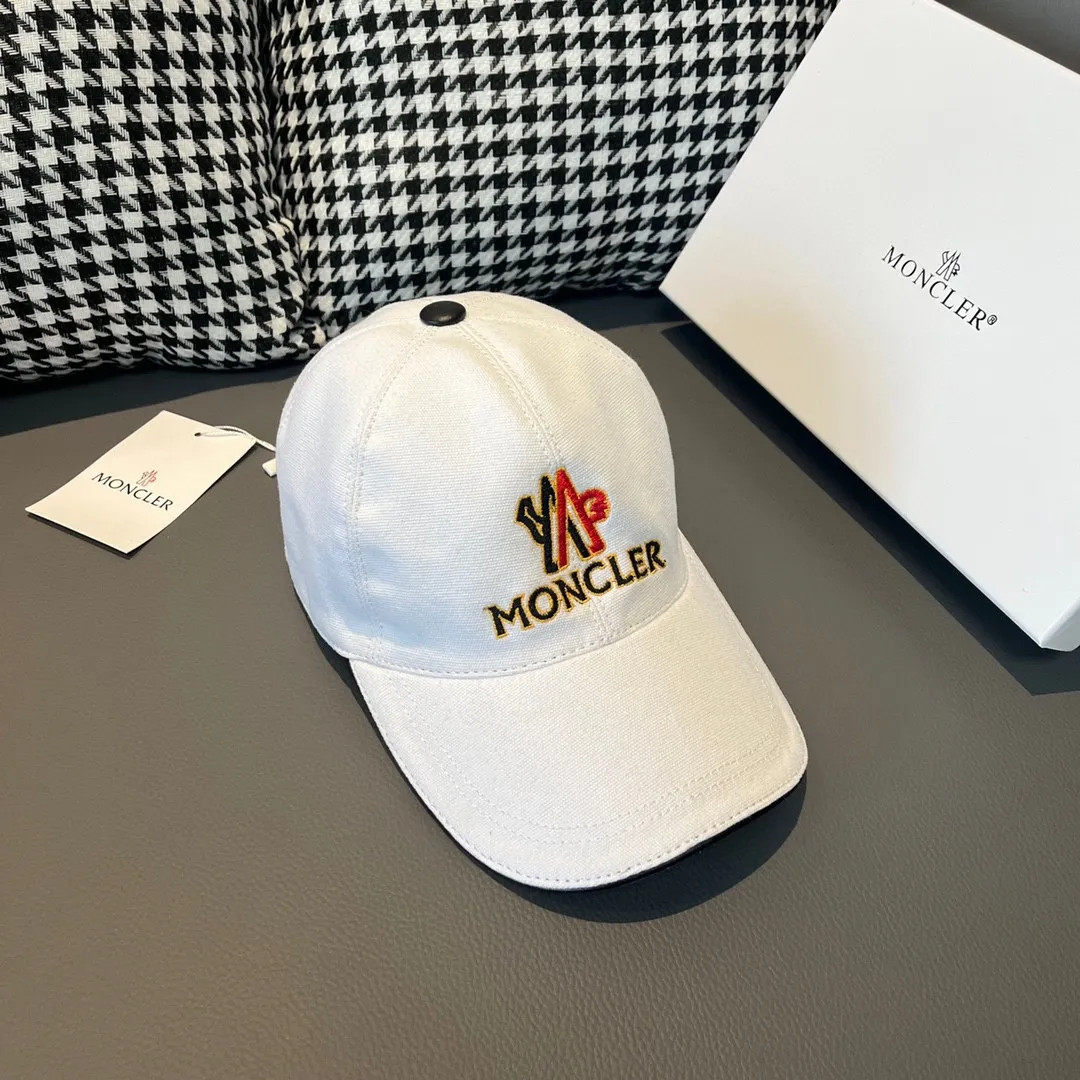 Batch 90, Moncler's new original baseball cap for the muzzle, 1:1 mold opening and customization at the counter, new three-dimensional embroidery, original canvas + first-layer cowhide, pure cotton lining, light and breathable! The quality is great, the basic head circumference is 56cm, and the patch is adjustable.