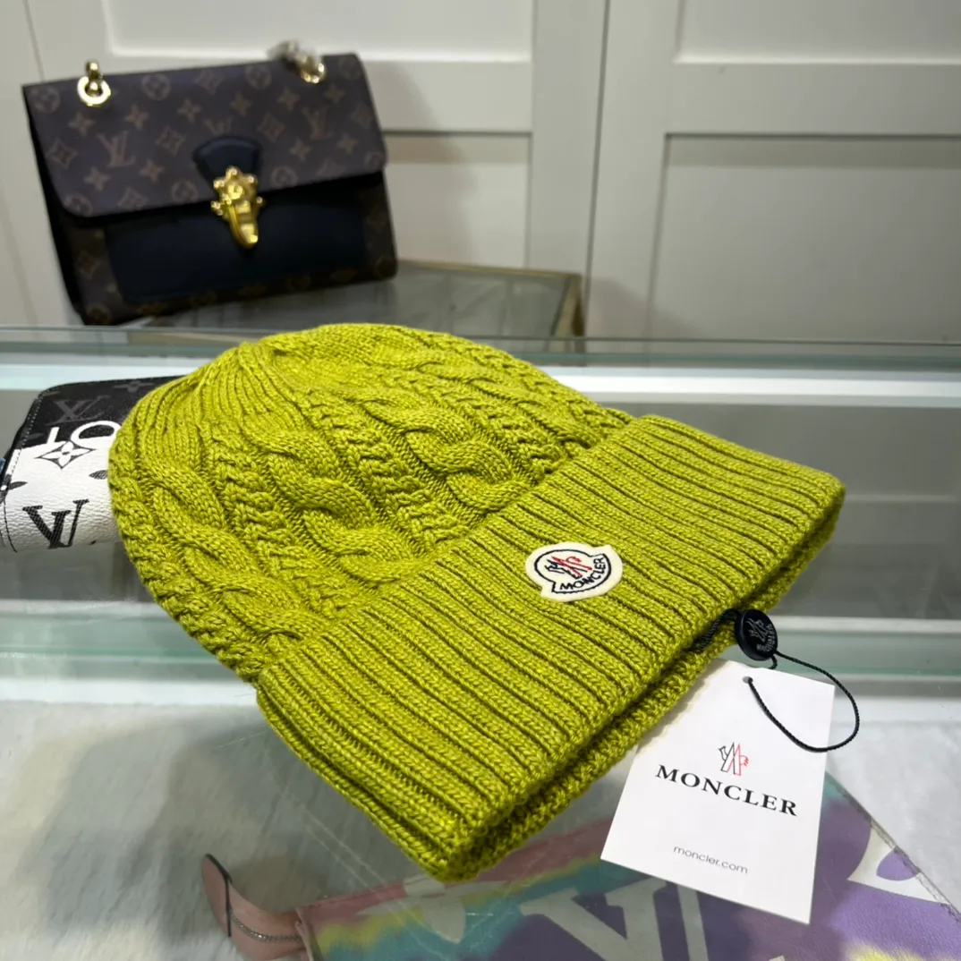 P54 (MONCLER) Classic model from the official website, 70% wool, 30% rabbit fur knitted hat! Same style for men and women, thicker and warmer, fashionable and popular 🌸First-class texture, the best brand for warmth in autumn and winter, order now, it’s a limited edition