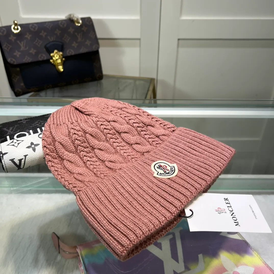 P54 (MONCLER) Classic model from the official website, 70% wool, 30% rabbit fur knitted hat! Same style for men and women, thicker and warmer, fashionable and popular 🌸First-class texture, the best brand for warmth in autumn and winter, order now, it’s a limited edition