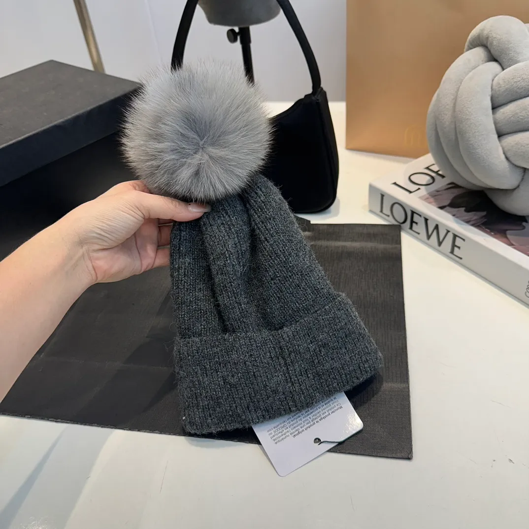 P70 MONCLER2024 new knitted wool ear protection warm hat, order now