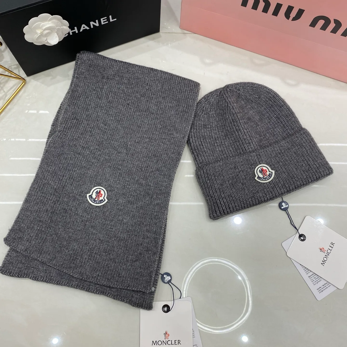 Moncler two-piece set cashmere knitted hat + scarf🧣