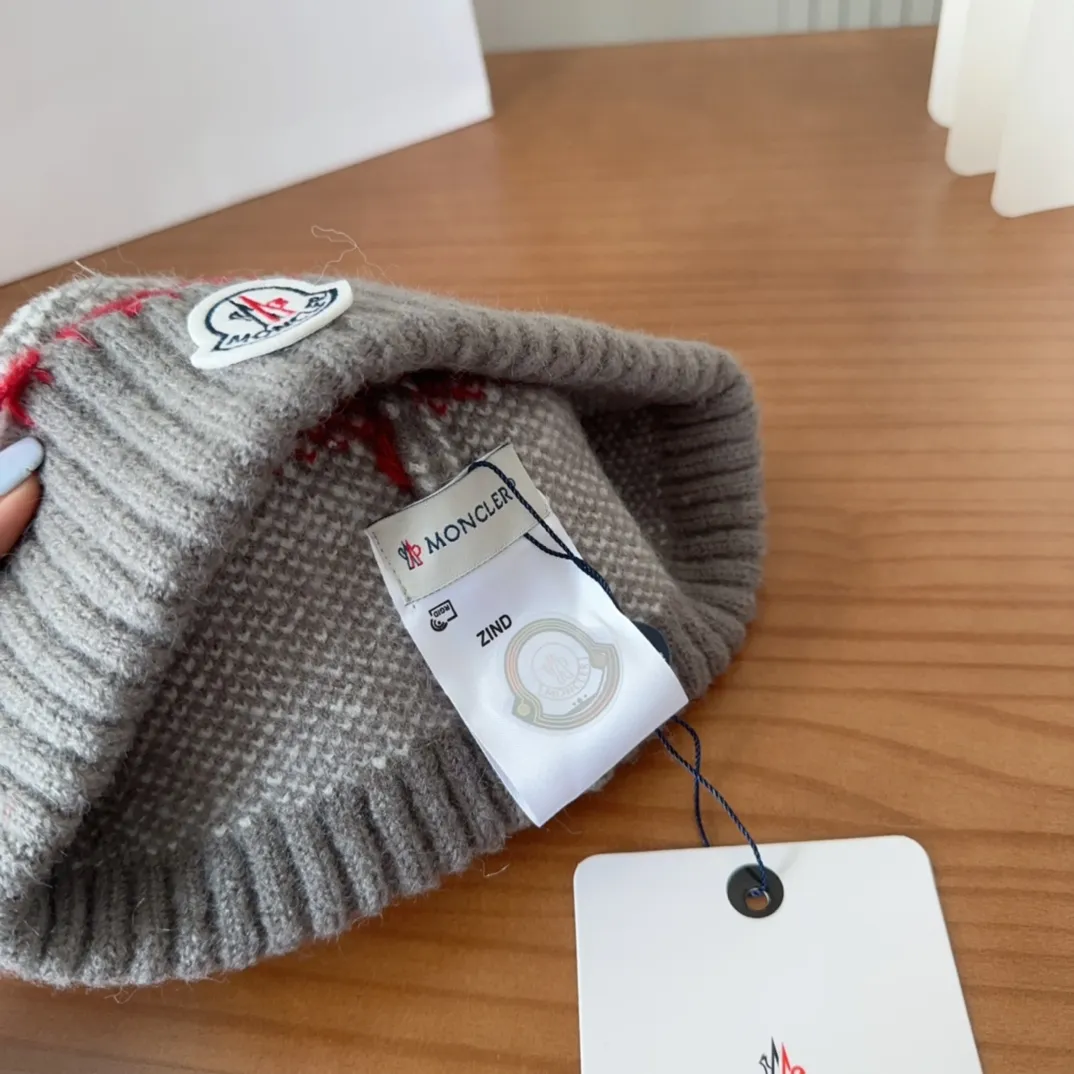 Moncler Mouth 25 Autumn and Winter Wool Woven Warm Knitted Hat Cashmere Soft and Waxy Texture