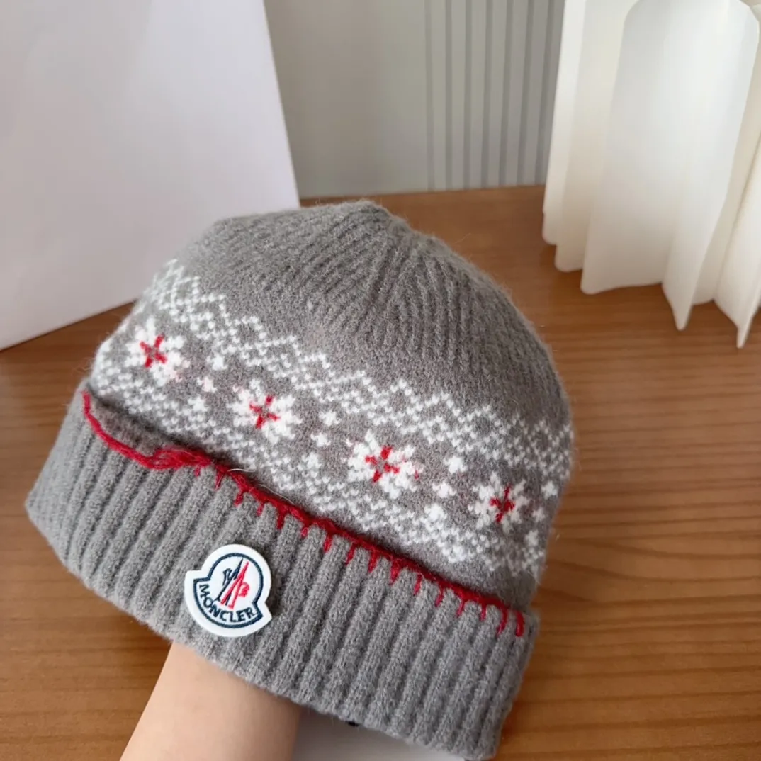 Moncler Mouth 25 Autumn and Winter Wool Woven Warm Knitted Hat Cashmere Soft and Waxy Texture