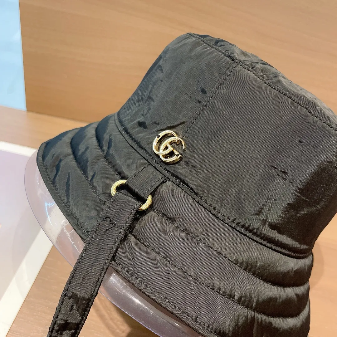 P96 GUCCI new ꫛꫀꪝ ❥——❤ New double-sided fisherman hat for autumn and winter, 🎩exclusive new product, a must-have item when you see it, the color is high-end and super beautiful, available on both sides, a street style