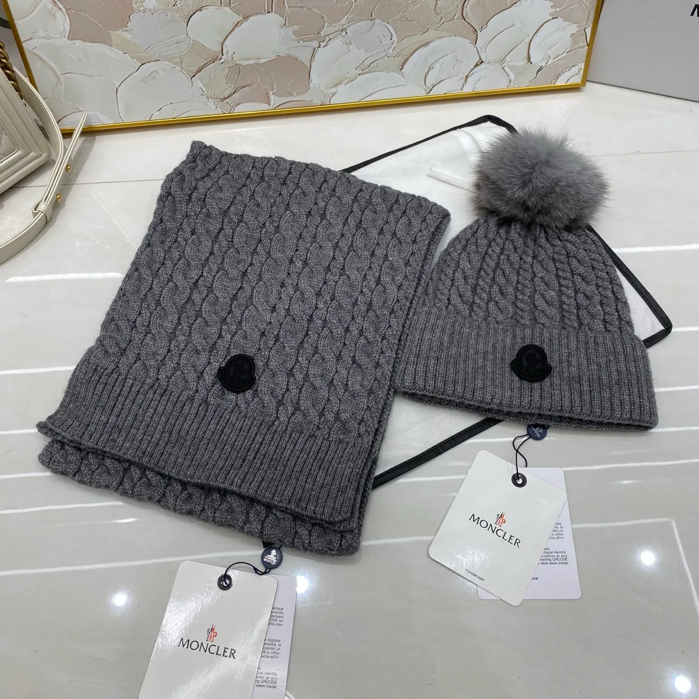 Moncler two-piece set cashmere knitted hat with fox fur ball + scarf🧣