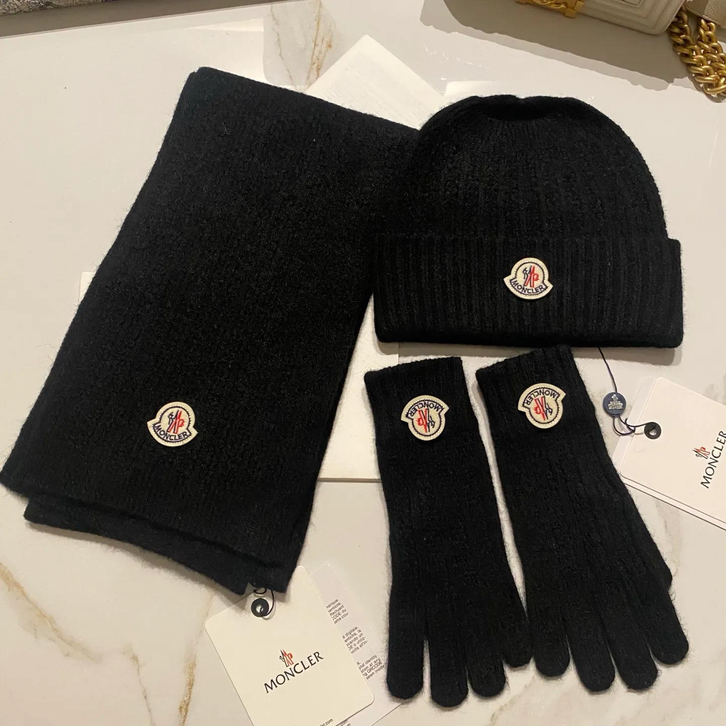 Moncler Mouth Mouth Suit Cashmere Knitted Hat + Scarf + Gloves (Nuonuoji feel, super comfortable, does not irritate the skin✅)