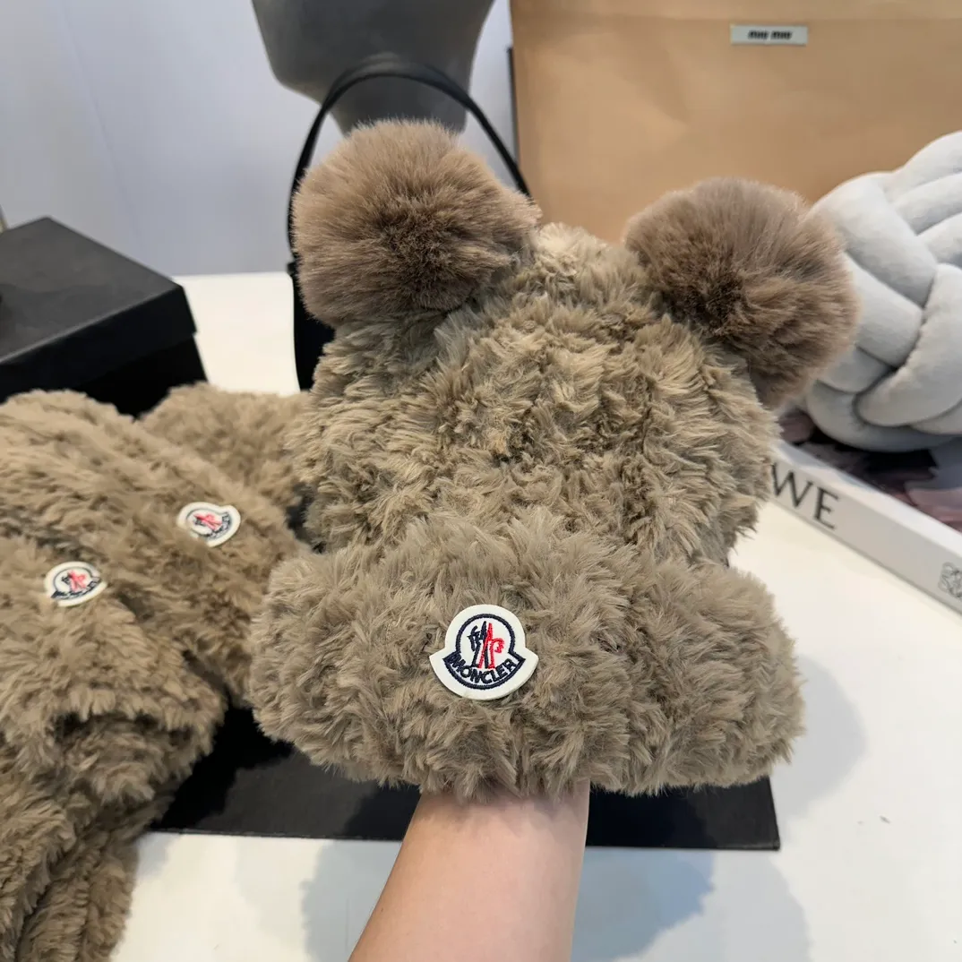 P160 Moncler muzzle hat, gloves, scarf, Angora rabbit fur knitted hat