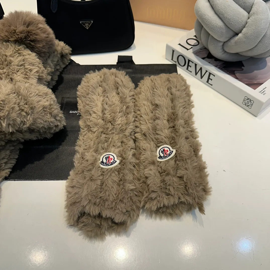 P160 Moncler muzzle hat, gloves, scarf, Angora rabbit fur knitted hat
