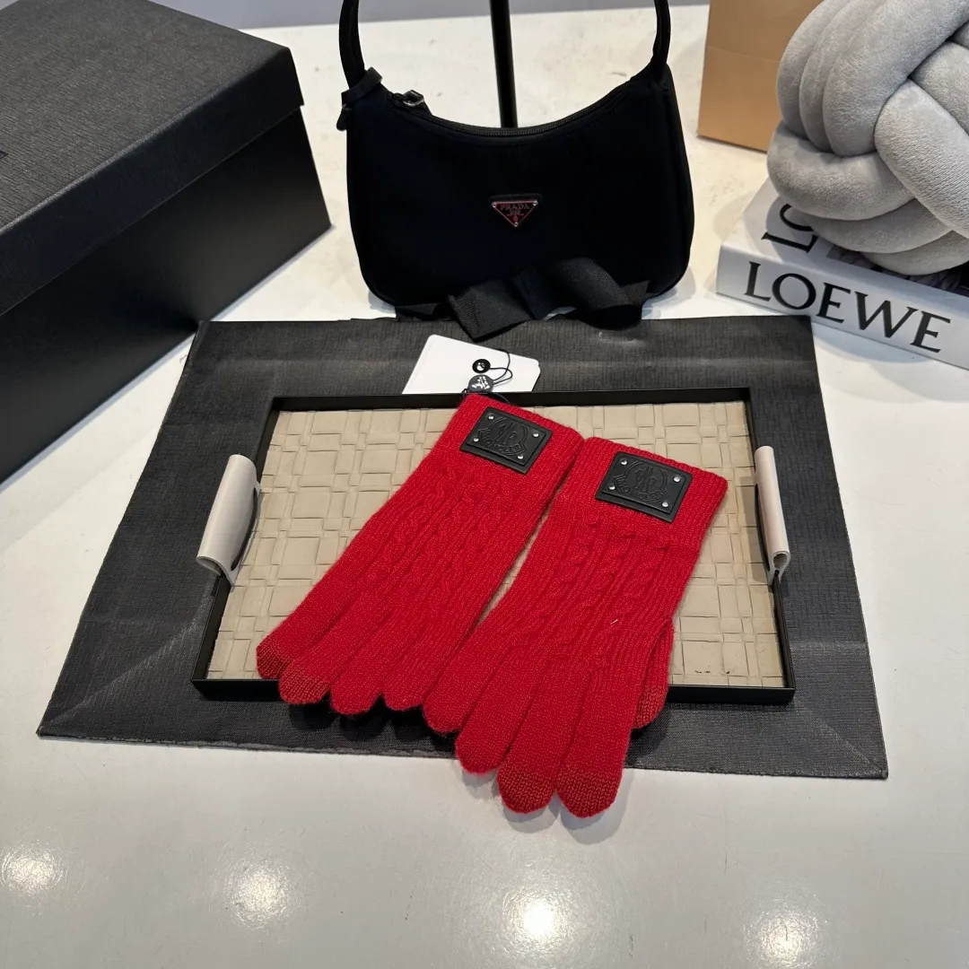 P50 Moncler Suede Gloves for Women with Mouth Mouth, Winter Velvet and Thickened Touch Screen Cycling Bike to Keep Cold and Warm