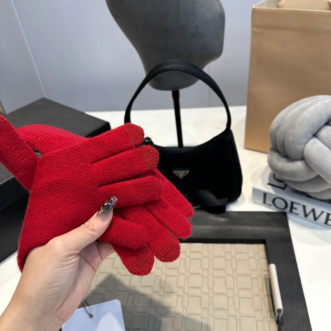 P50 Moncler Suede Gloves for Women with Mouth Mouth, Winter Velvet and Thickened Touch Screen Cycling Bike to Keep Cold and Warm