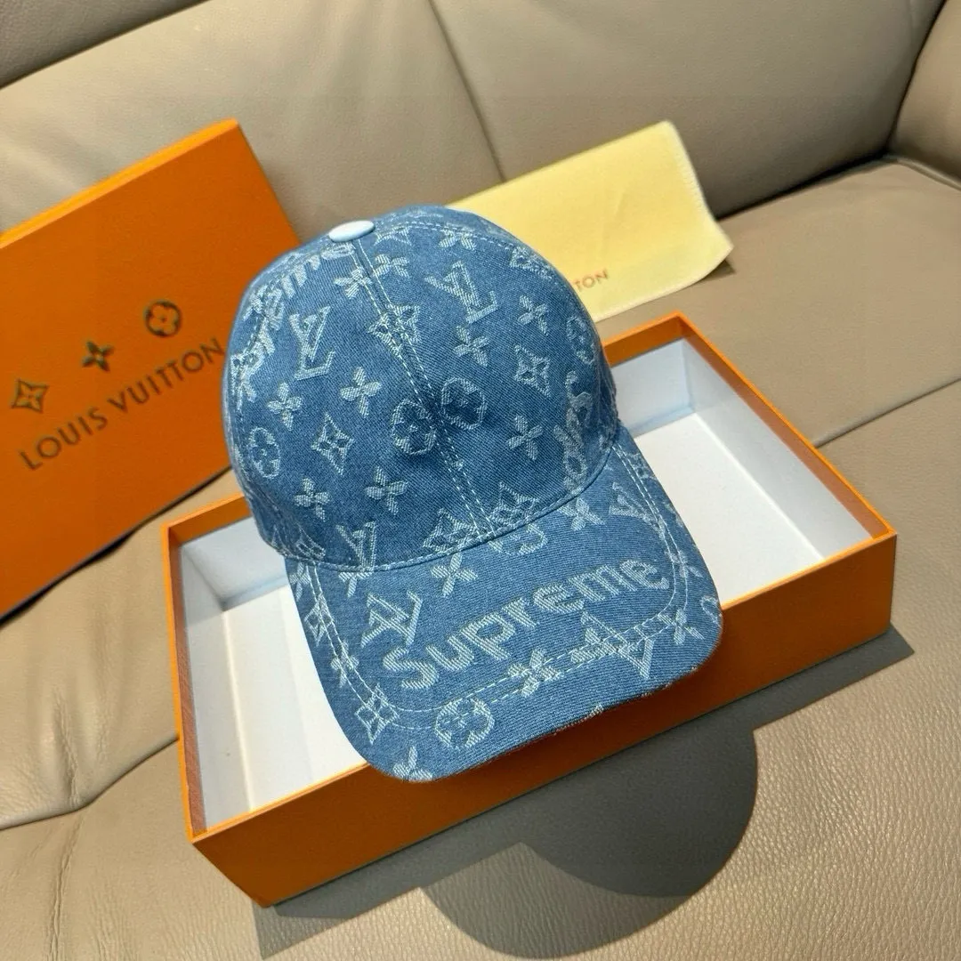 P90, LV*supreme cooperation model, popular version of the original baseball cap, 1:1 mold customization, original jacquard denim fabric + first layer of cowhide, meticulous and perfect workmanship, excellent quality, basic head circumference 56, adjustable patches.