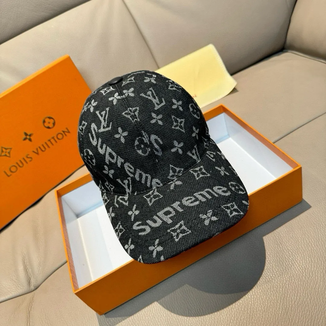 Batch 90, LV*supreme cooperation model, popular original baseball cap, 1:1 mold customization, original jacquard denim fabric + first layer of cowhide, meticulous and perfect workmanship, excellent quality, basic head circumference 56, adjustable patches.