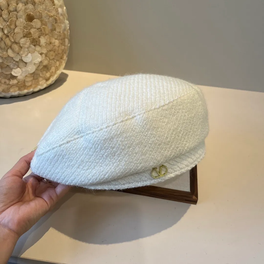 💰110¥ Valentino new beret head circumference 57cm