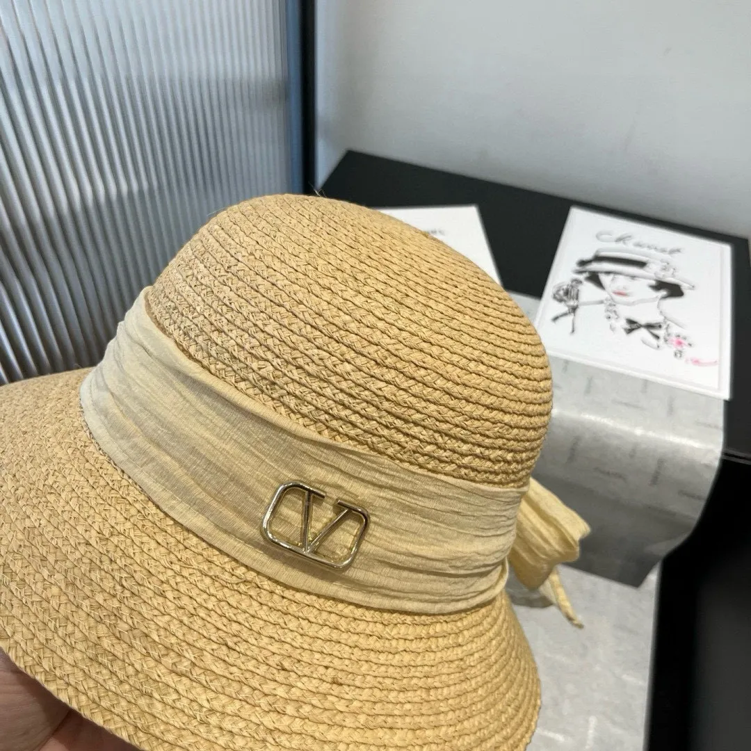 💰160¥ Valentino raffia hat, perfect for a lady, head circumference 57cm