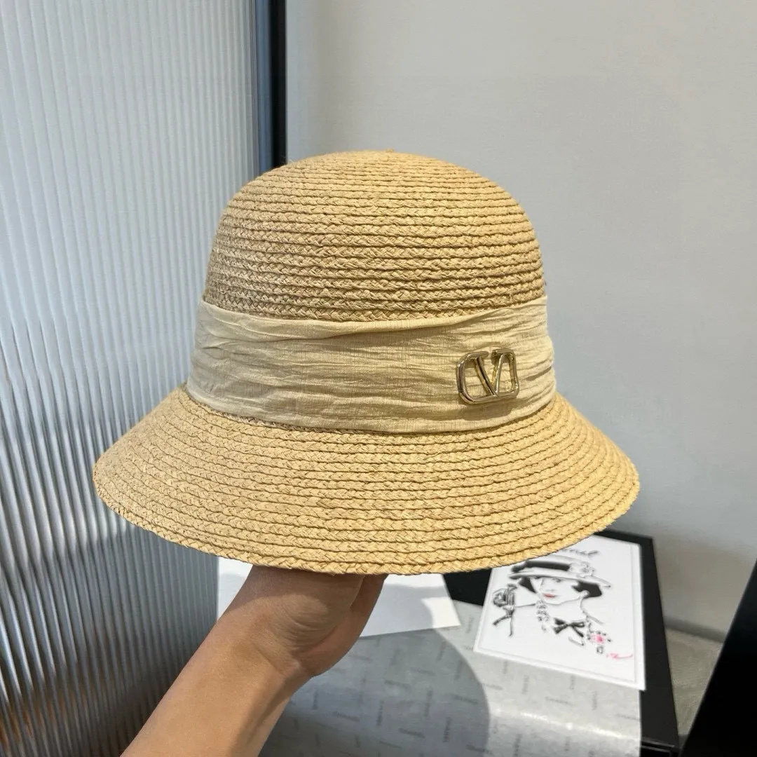💰160¥ Valentino raffia hat, perfect for a lady, head circumference 57cm