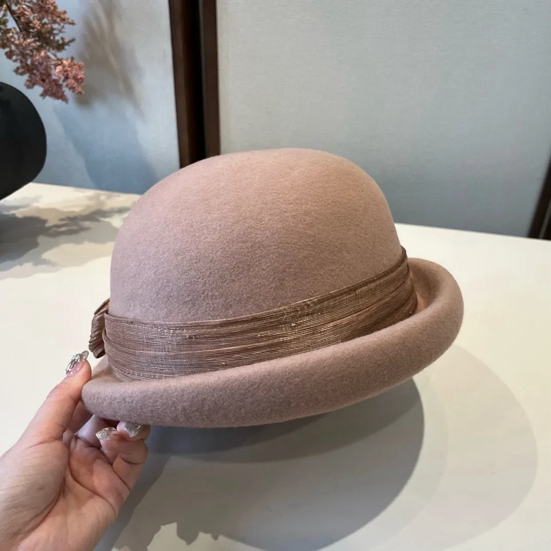 💰200¥ Valentino's new autumn and winter wool basin hat, 100% wool fabric%, head circumference 57cm