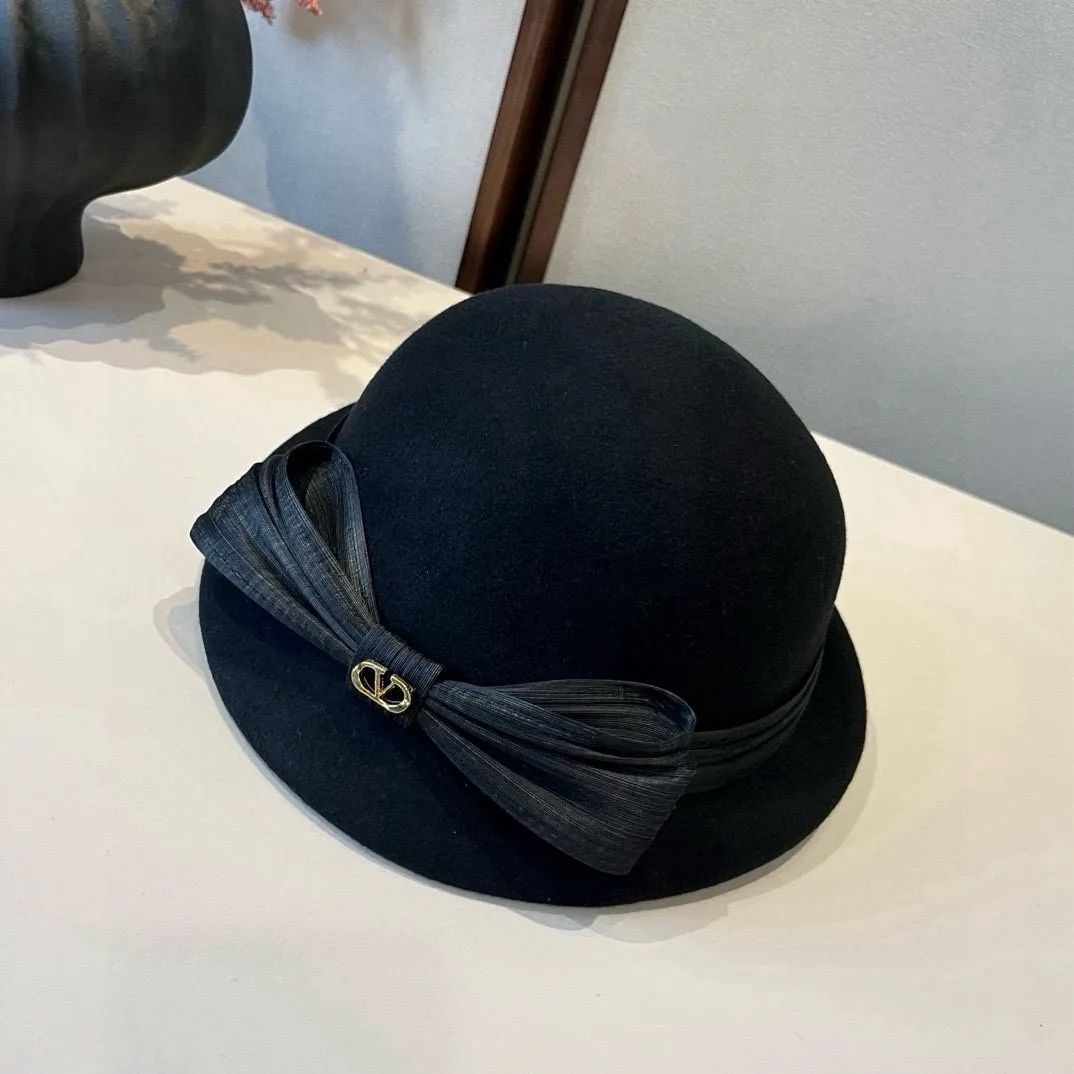💰210¥ Valentino's new autumn and winter wool basin hat, 100% wool fabric%, head circumference 57cm
