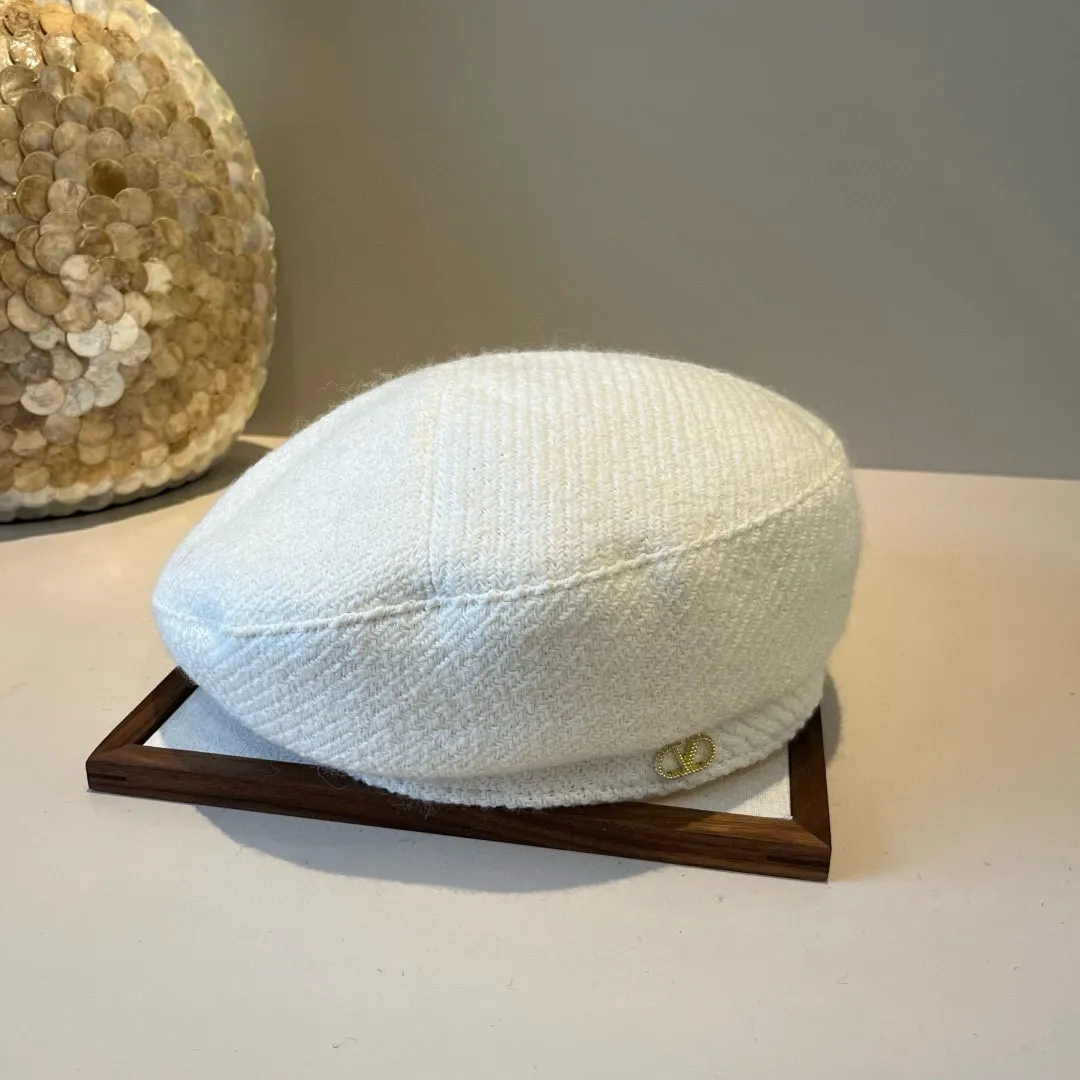 💰120¥ Valentino new beret head circumference 57cm