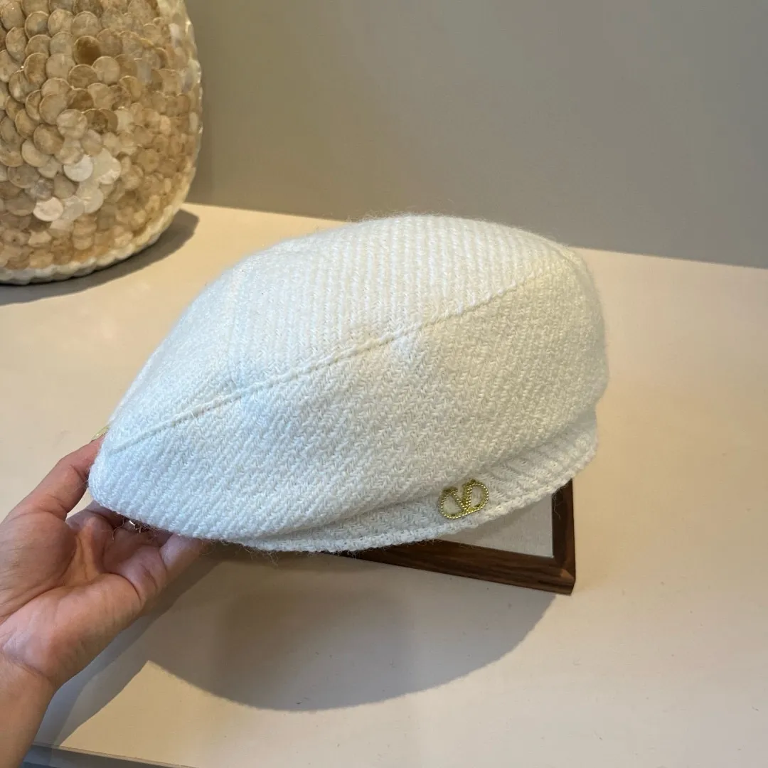 💰120¥ Valentino new beret head circumference 57cm