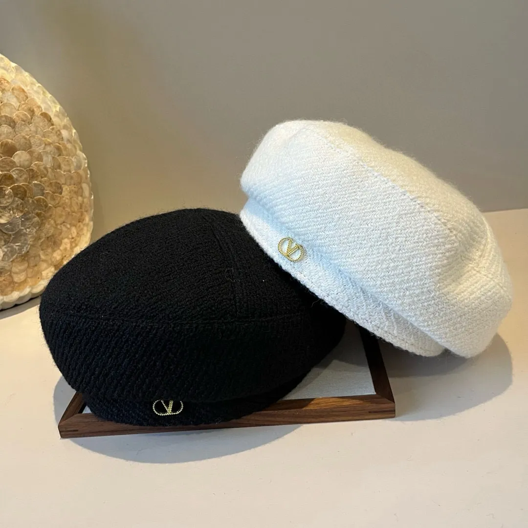 💰120¥ Valentino new beret head circumference 57cm