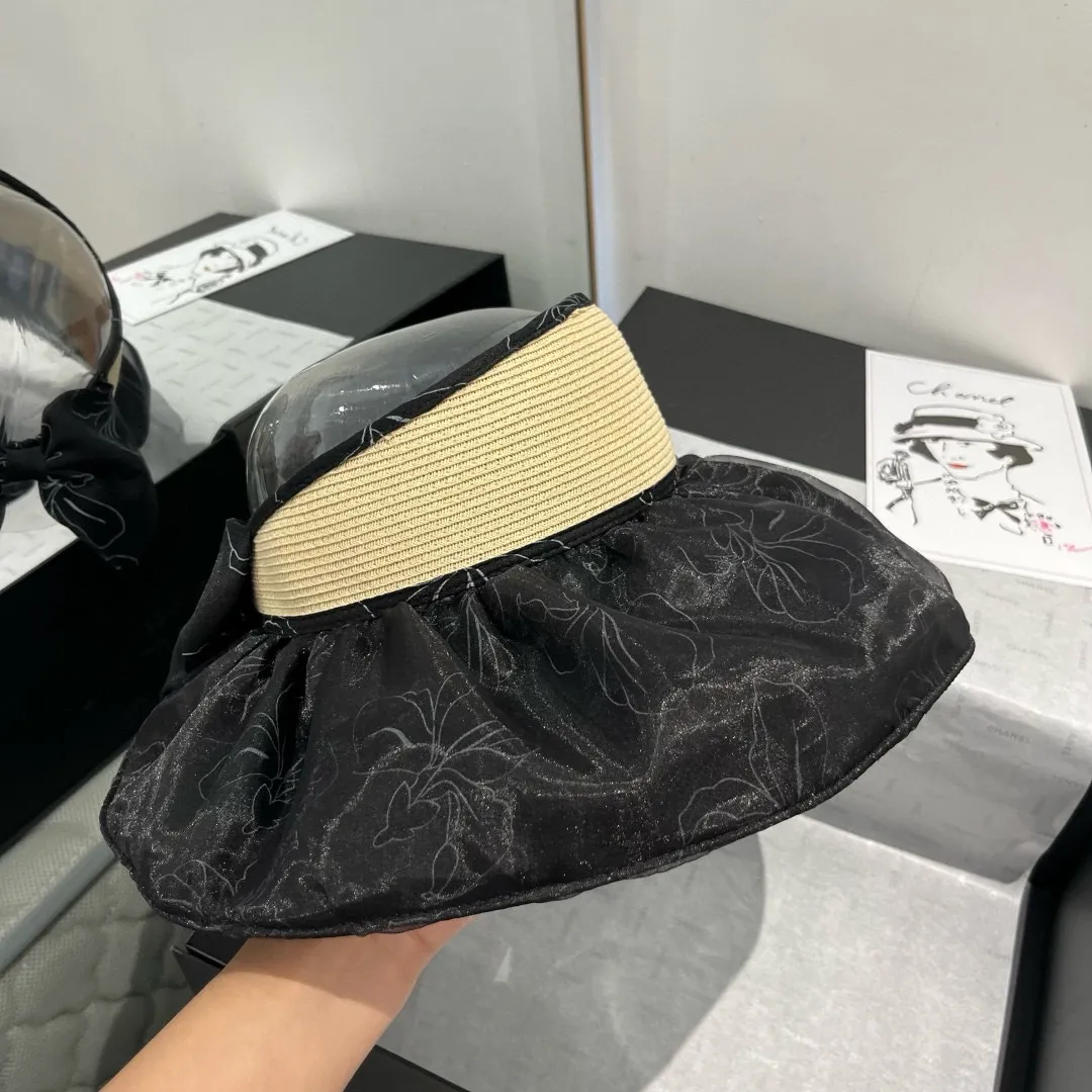 💰120¥ Valentino hollow top sun hat, head circumference 57cm