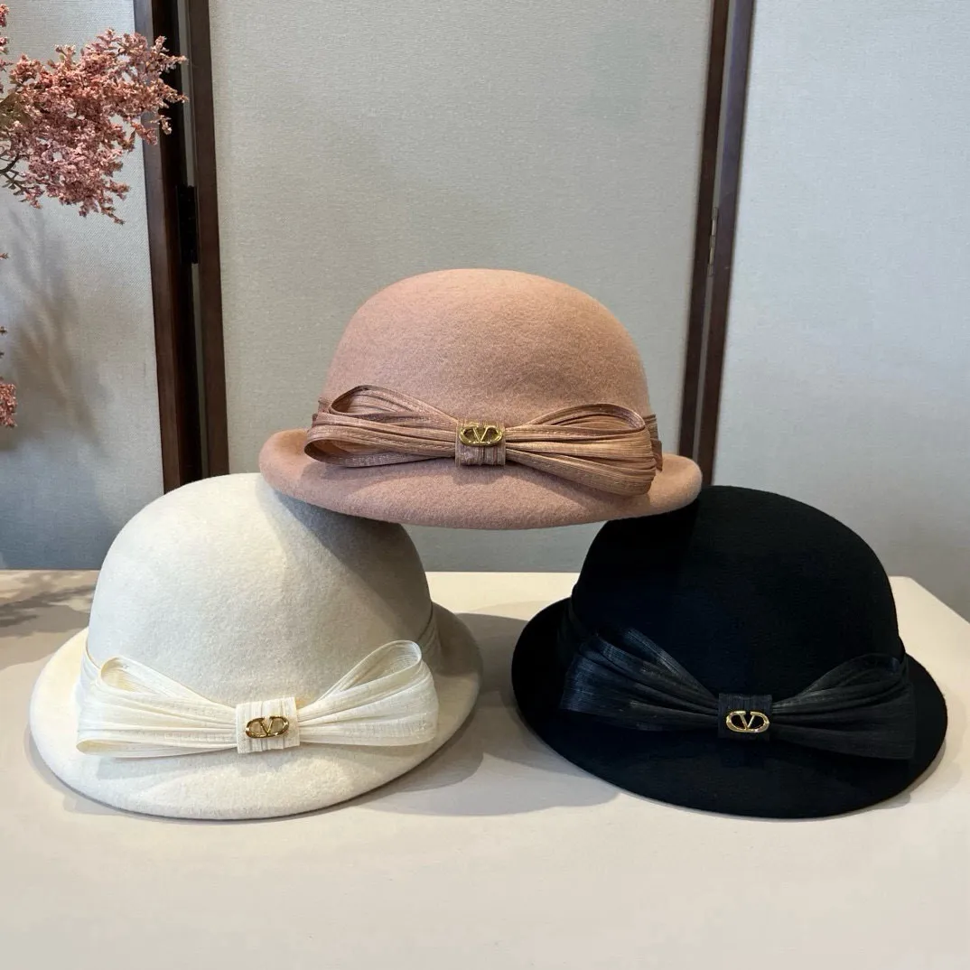 💰220¥ White Valentino new autumn and winter wool basin hat, 100% wool fabric%, head circumference 57cm
