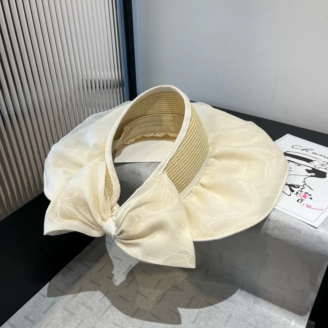 💰120¥ Valentino hollow top sun hat, head circumference 57cm