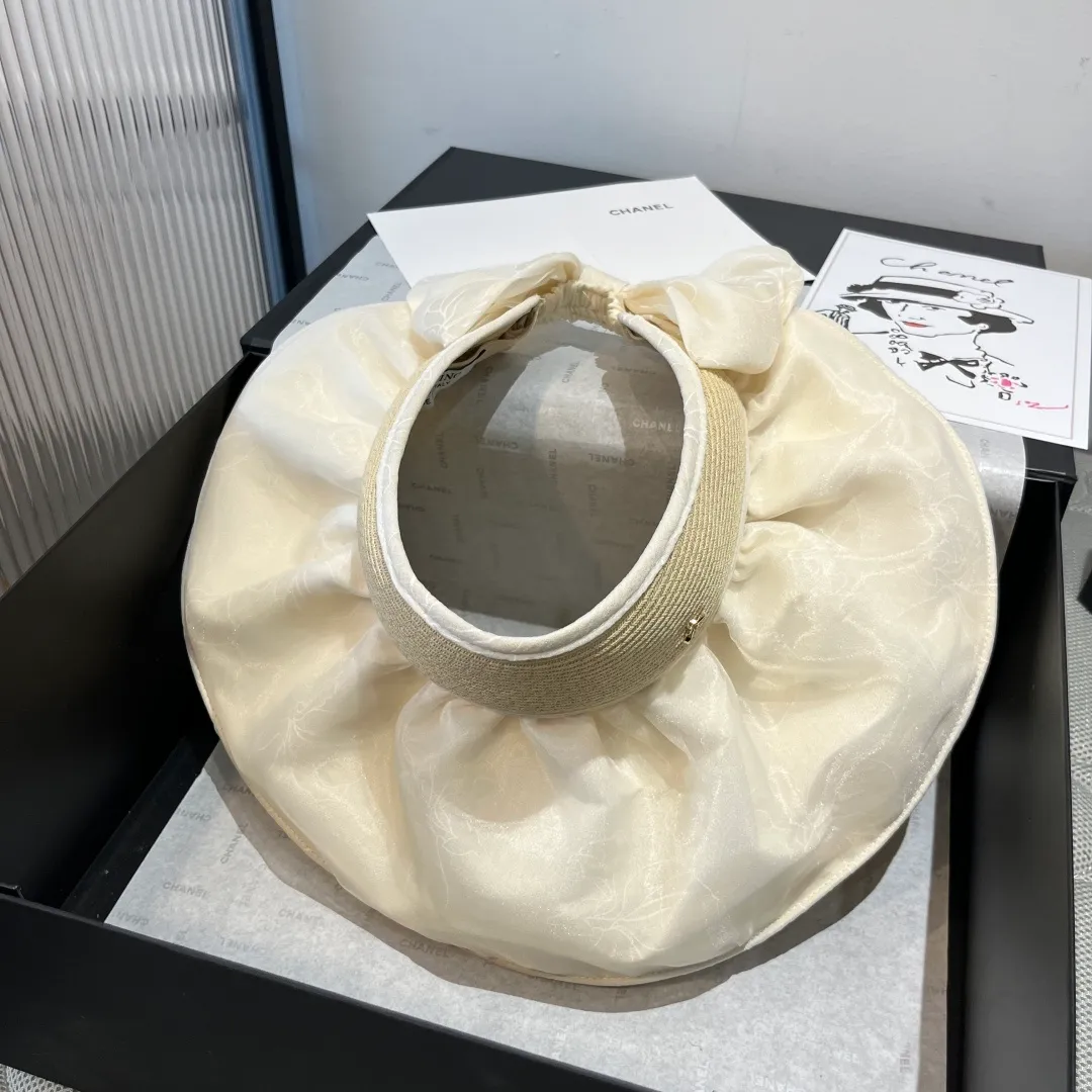 💰120¥ Valentino hollow top sun hat, head circumference 57cm