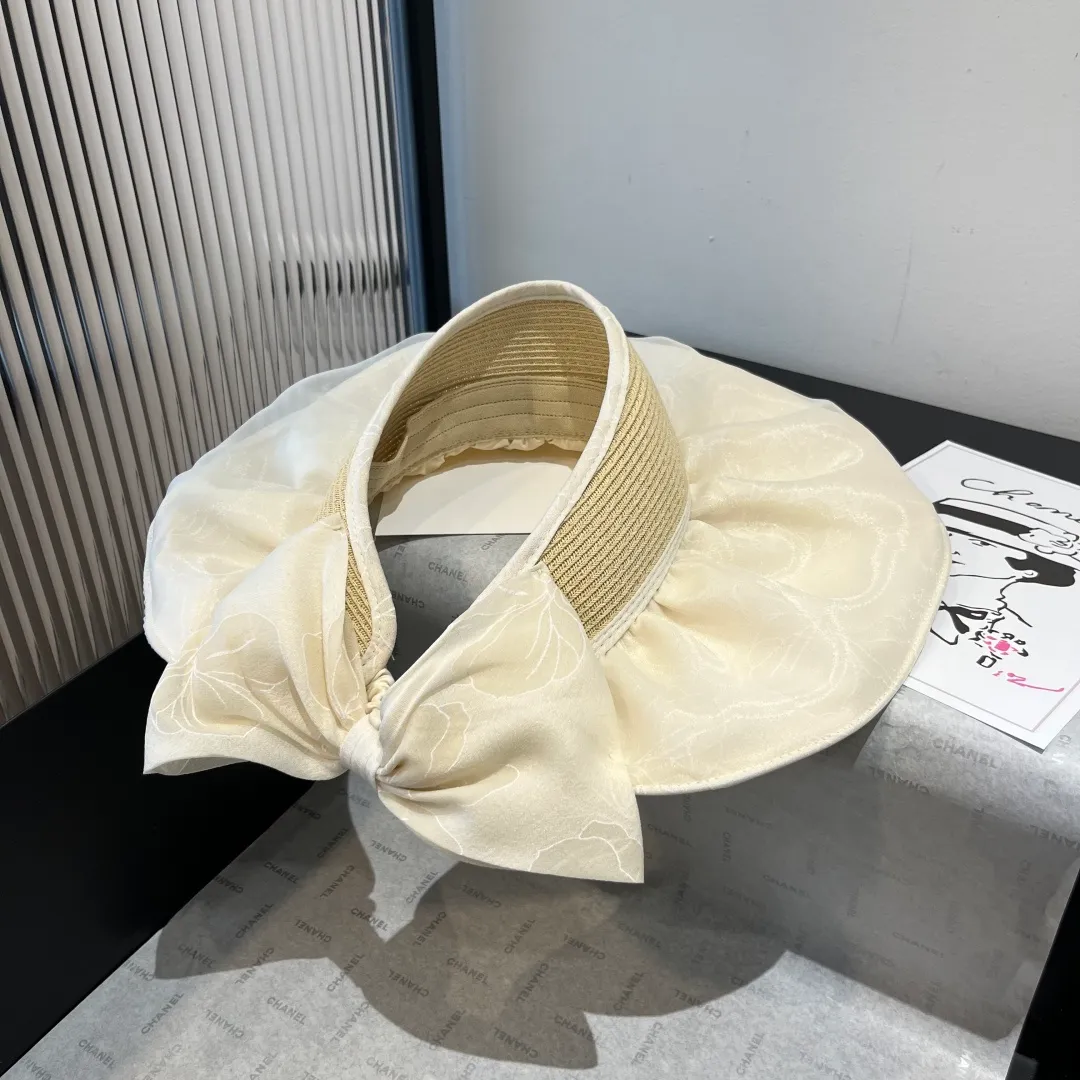 💰120¥ Valentino hollow top sun hat, head circumference 57cm