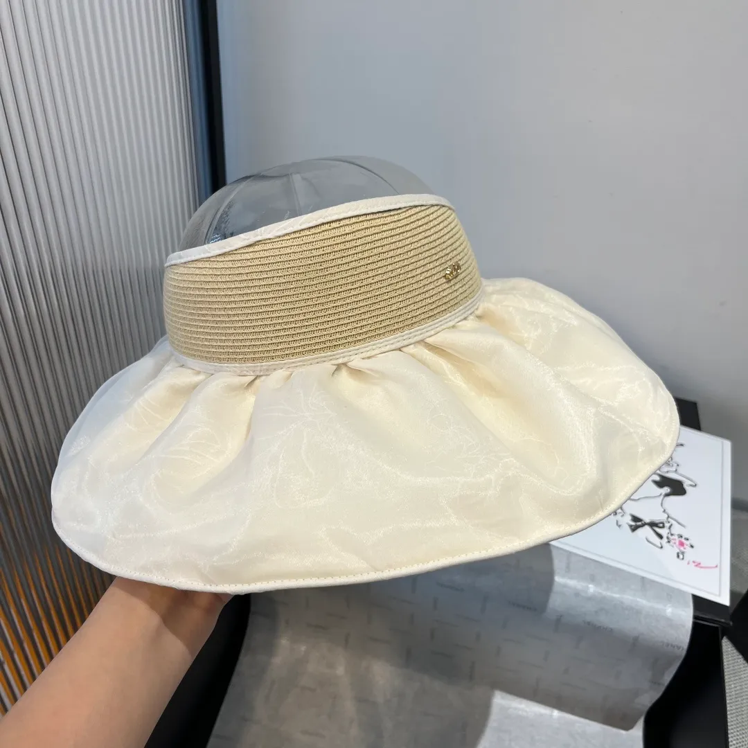 💰120¥ Valentino hollow top sun hat, head circumference 57cm