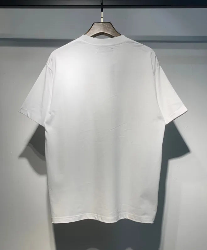 689 model P120 AMIRI real shot black white hanging S. M. L. XL