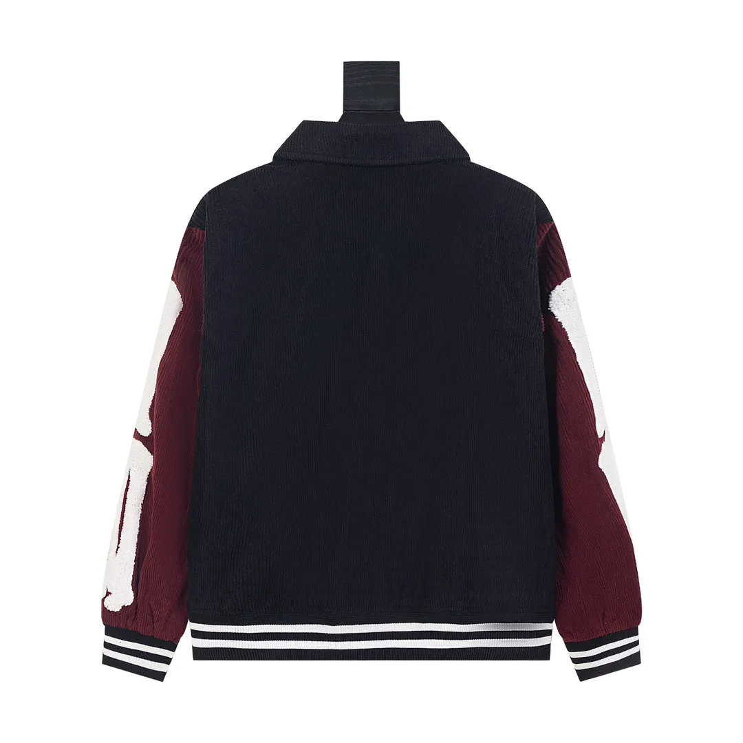🅿️480 Ami Contrast Sleeves Corduroy College Style Jacket for Couple Super age-reducing college style design, another trend-setting baseball uniform. Ami Contrast Sleeves, the main color is black + burgundy, with white embellishment for the overall fashion sense. The superposition of three colors is complex but not messy, giving off a youthful and trendy charm! Made from customer-supplied cotton corduroy fabric, it has a natural color, oily and delicate, simple and rich texture. The contrasting color design has a retro atmosphere and is rich in gold. The lining is made of silk viscose blended material and is quilted. ➕Customer-supplied snap placket design creates a fashionable college charm. The shirt collar and sleeve arms are designed with contrasting splicing to show a neat temperament. Sleeve arm flocking🦴bone flocking logo decoration gives the garment a unique style and becomes the creator of a new style of punctuation. Same style for men and women. Color: Black Size: XS-L