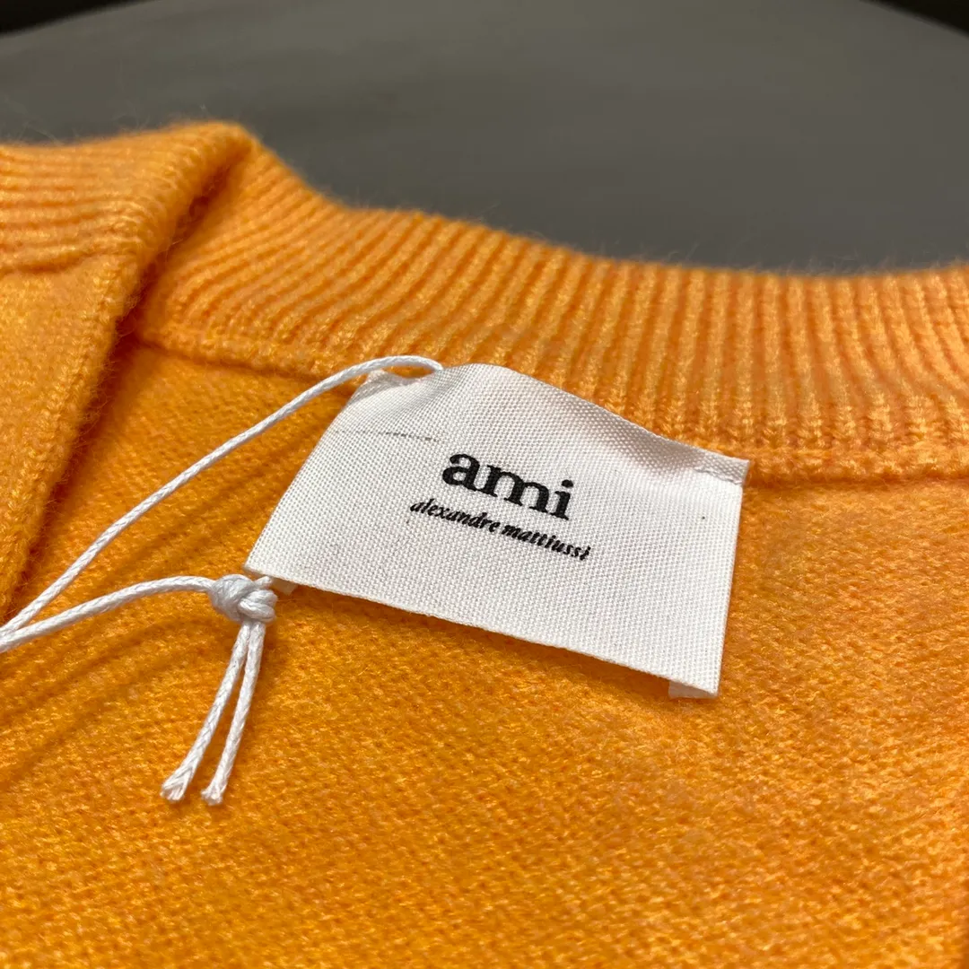 🅿️320 AMI Amy 24AW Heart♥️A small love jacquard cardigan, thick and comfortable 12-needle sweater cardigan, same style for men and women smlxl