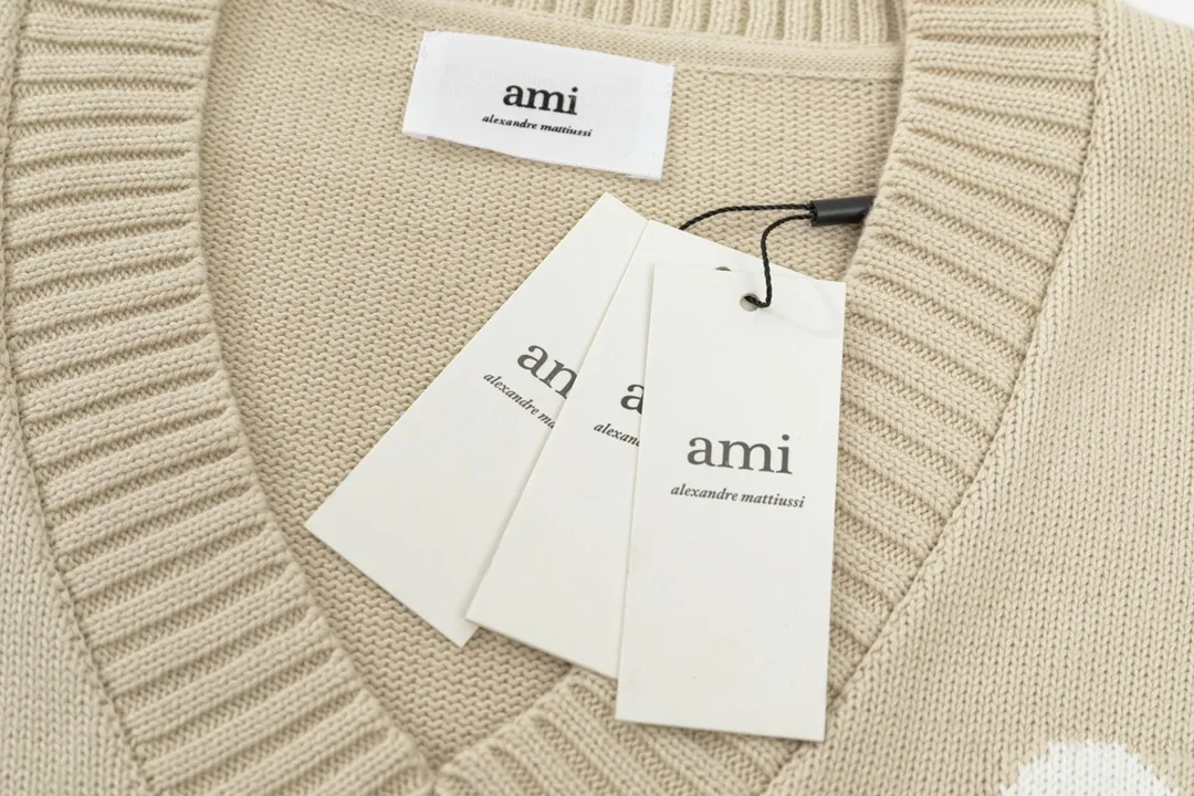 CYA38# 2022 spring and summer new Ami de Coeur macaron love jacquard v-neck sweater, same style for men and women. Color: black, white, light pink, light green, apricot. Size: S-XL